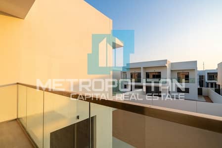 Prestigious Single Row| Community View| Vacant Prestigious Single Row| Community View| Vacant