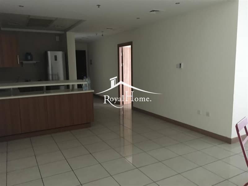 Spacious 1BR with 2 Balcony | Middle Floor |Vacant