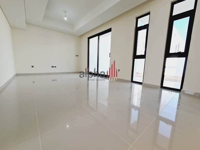 7 Very Spacious/ 3 br+ maid room / large terrace