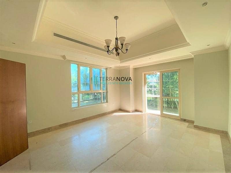 10 Entertainment Foyer | Lake View | 4 Bedroom+Maids