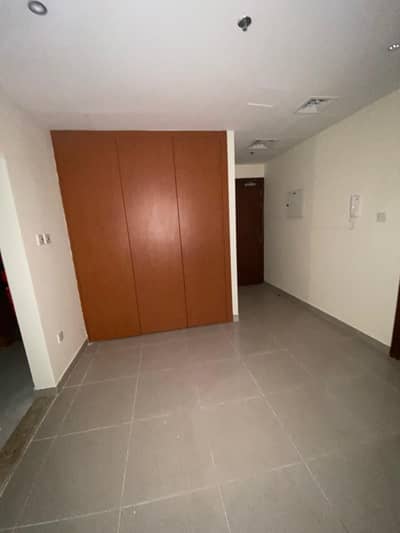 1 BHK/ FULLY RENOVATED/ SPACIOUS LAYOUT 1 BHK/ FULLY RENOVATED/ SPACIOUS LAYOUT