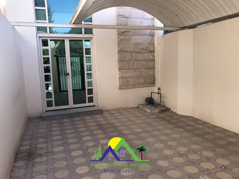 Private entrance First floor 3bedroom apartment in Jahili