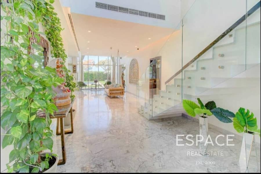 2 New to Market | Large Luxury | Landscaped | Contemporary