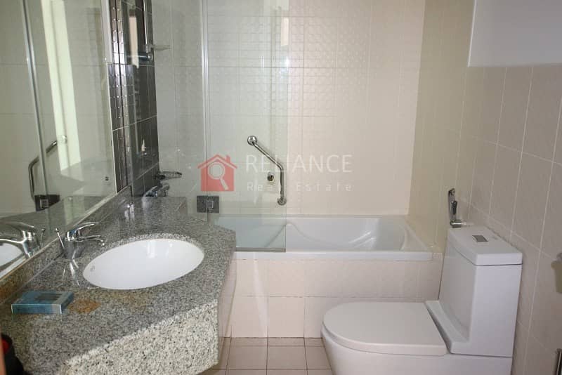 4 Fully Equipped Kitchen |Pool View | Middle Unit |1BR+Blcny