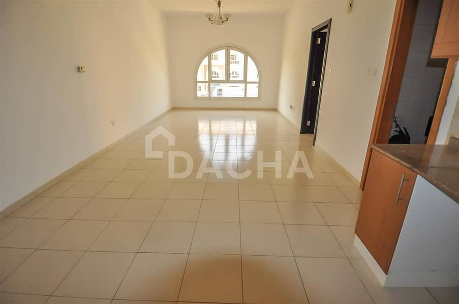 Huge corner 1BED // Emirates Gardens // Vacant