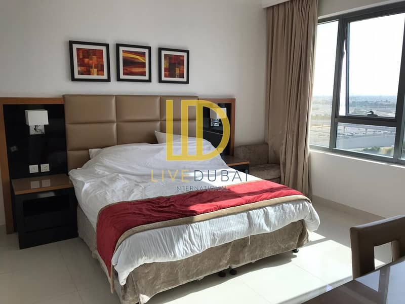 Fully Furnished with Hotel Amenities Stable view
