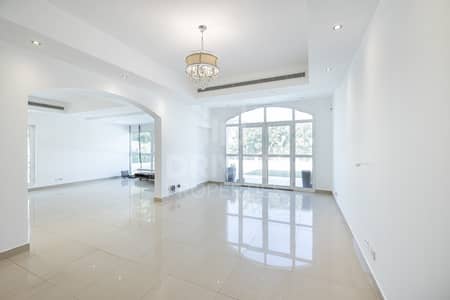 Well-maintained Villa | in Prime Location Well-maintained Villa | in Prime Location