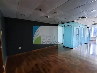 FITTED and GLASS PARTITIONED OFFICE IN ONTARIO TOWER FITTED and GLASS PARTITIONED OFFICE IN ONTARIO TOWER