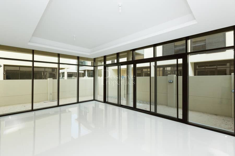NEXT TO THE POOL | PARK VIEW | END - UNIT NEXT TO THE POOL | PARK VIEW | END - UNIT