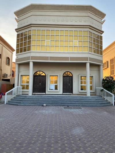 Villa for urgent sale in Ajman 5 thousand feet, two floors, 5 rooms, a majlis, a hall, monsters and air conditioners Villa for urgent sale in Ajman 5 thousand feet, two floors, 5 rooms, a majlis, a hall, monsters and air conditioners