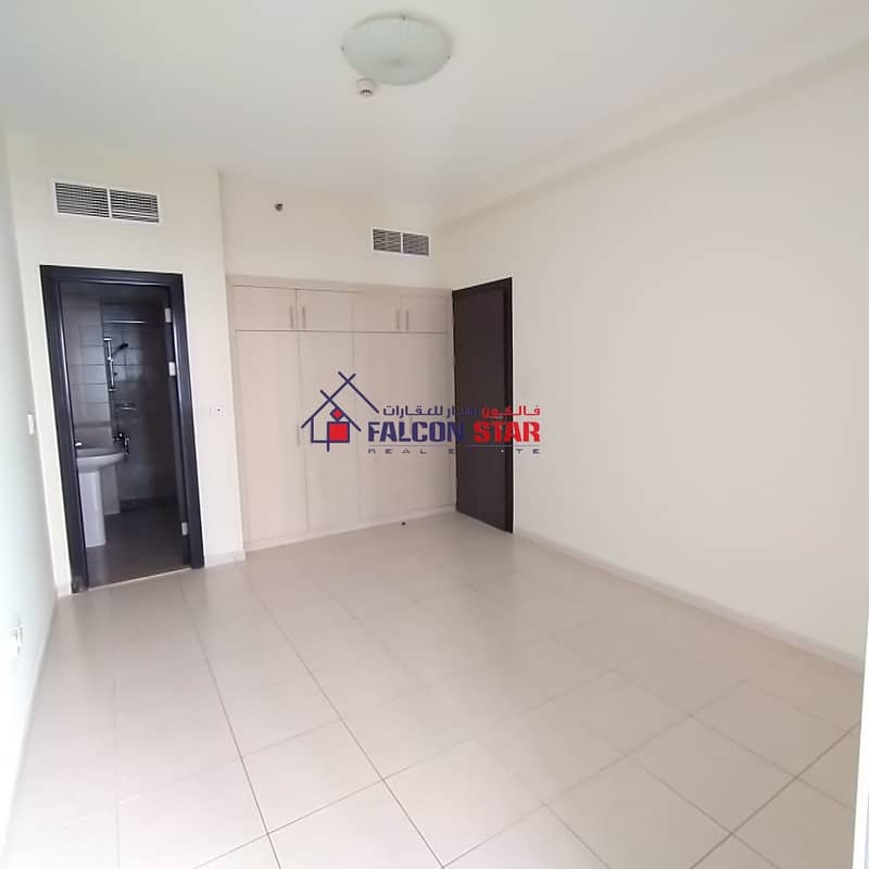 6 BEST RETURN OF INVESTMENT ELEGANT 1 BED CLOSE KITCHEN AND SEPARATE LAUNDRY ROOM  WITH BALCONY