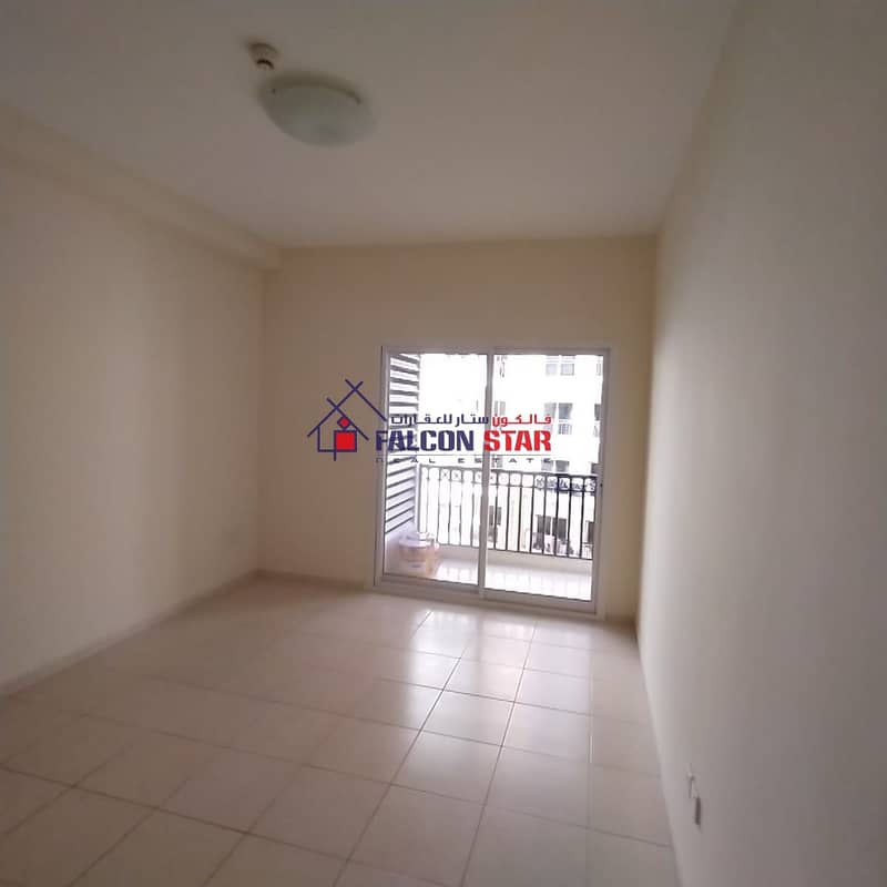 8 BEST RETURN OF INVESTMENT ELEGANT 1 BED CLOSE KITCHEN AND SEPARATE LAUNDRY ROOM  WITH BALCONY