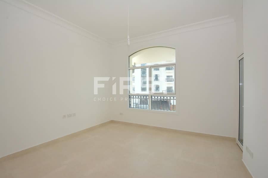 6 Superb Golf View Apartment with Rent Refund.