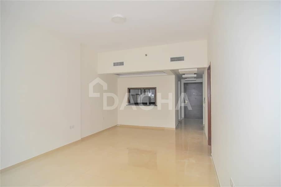 Stunning 1 bedroom + maid’s room / vacant / chiller free