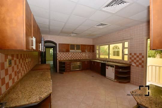 39 Spacious 5br | Outside Kitchen |Near Burj Al Arab