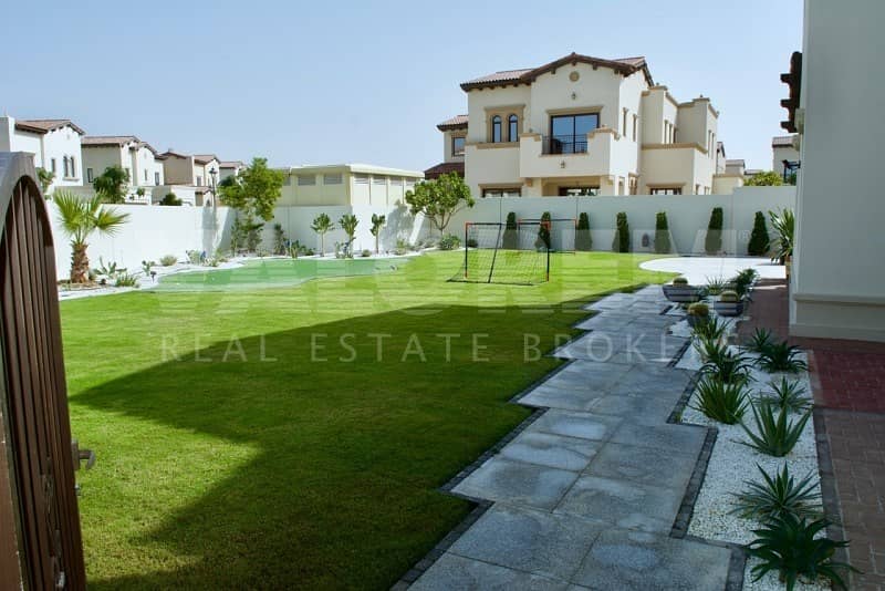 5 BR Villa with Mini Golf Course & Landscaped Garden