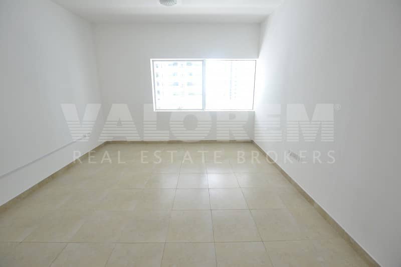 HIGH FLOOR|2BEDROOM APARTMENT|UNFURNISHED|COMMUNITY VIEW