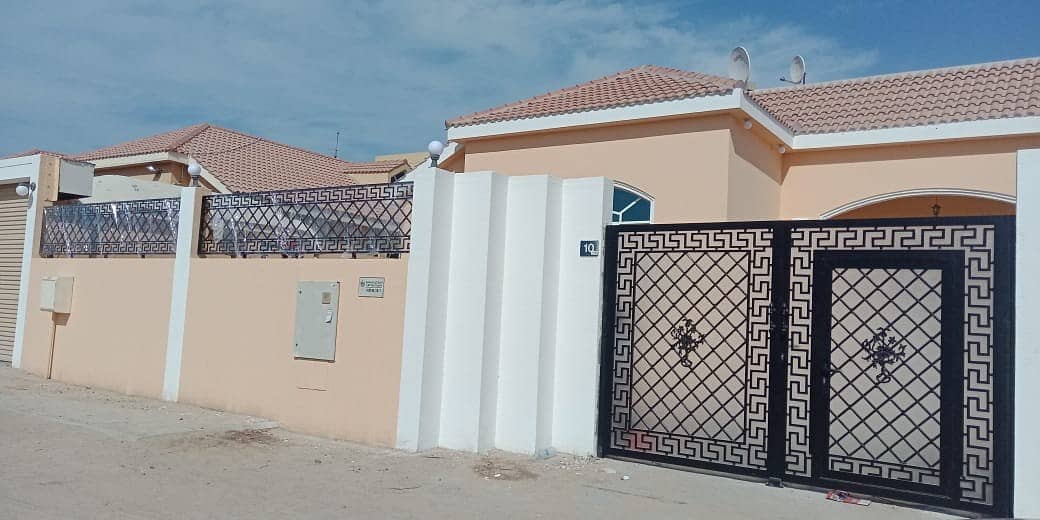 VILLA IN GOOD CONDITION AND GOOD FOR BIG FAMILIES