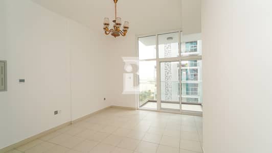 Bright and cozy studio with fitted kitchen Bright and cozy studio with fitted kitchen