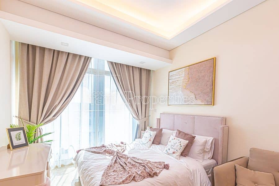 Stunning Studio Apartment with Miracle Garden View Stunning Studio Apartment with Miracle Garden View