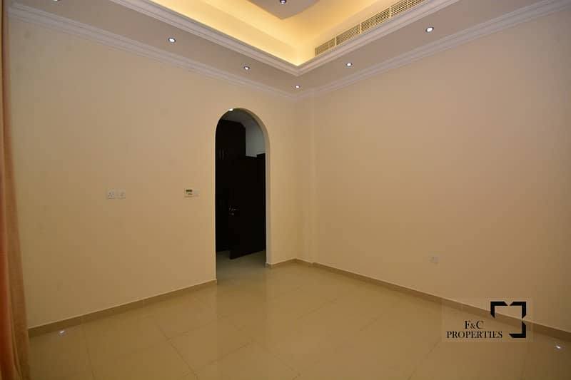 16 Renewed 3 br | Big Majilis | Large Maid Room