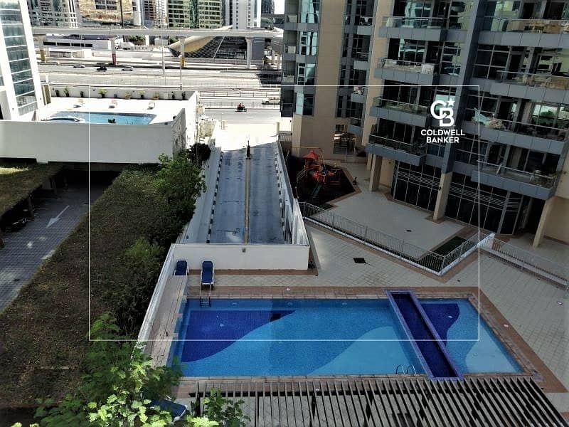 Spacious 2 BR Apartment |Pool View & Large Balcony