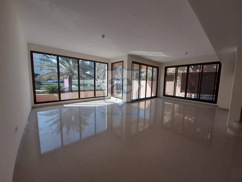 4 Full Lake View | 4BR Townhouse in Jumeirah Islands