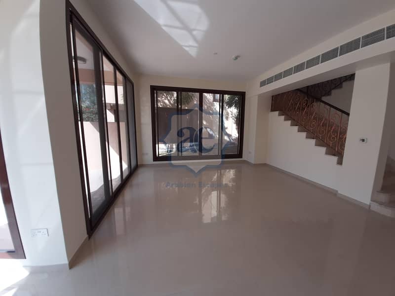 10 Full Lake View | 4BR Townhouse in Jumeirah Islands