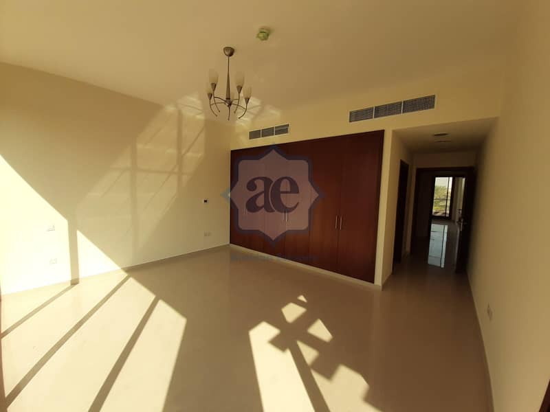 9 Full Lake View | 4BR Townhouse in Jumeirah Islands