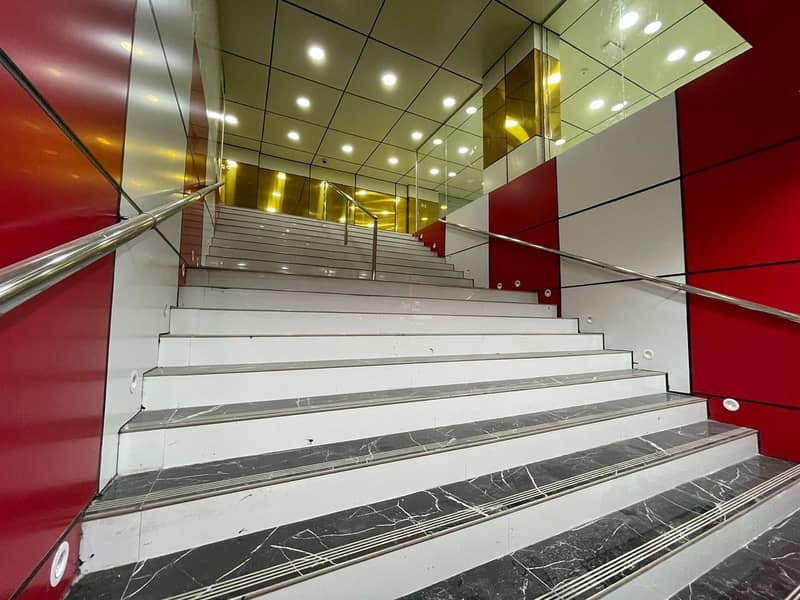 AVAILABLE SHOWROOM -DIRECT FROM THE OWNER AVAILABLE SHOWROOM -DIRECT FROM THE OWNER