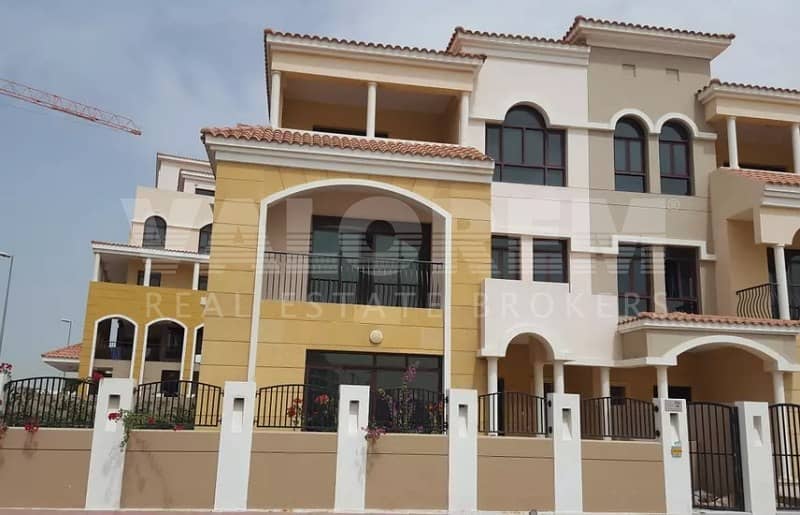 Spacious G+2 townhouse|Circle Mall|Maid or Storage