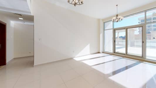 Half Commission | Open Kitchen | Community views Half Commission | Open Kitchen | Community views
