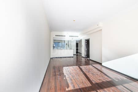 Upgraded | On High Floor & Next to Metro Upgraded | On High Floor & Next to Metro
