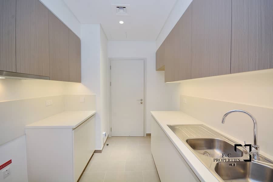 11 Investors Deal | Spacious 2 BR Layout | 2 Balconies