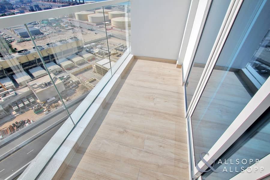 11 Modern Studio | Large Balcony | Sea View
