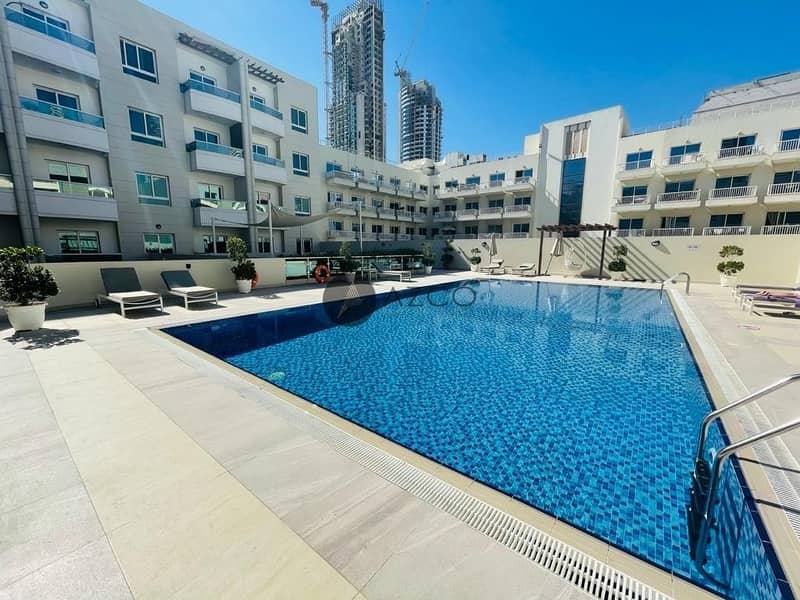 10 Premium | Spacious 1BHK | Direct Access To Pool