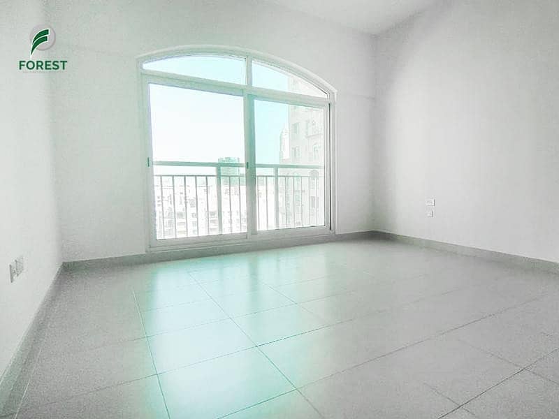 Full Canal View | Spacious 2BR Apt | Mid Floor Full Canal View | Spacious 2BR Apt | Mid Floor