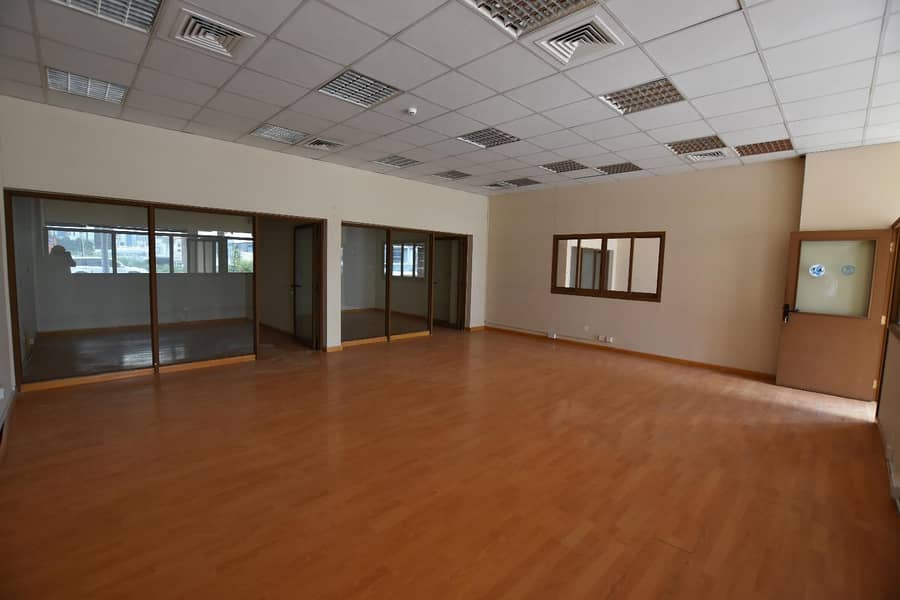 Spacious and Bright Shop FOR RENT