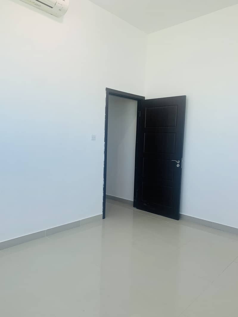 شقة في مدينة محمد بن زايد 1 غرفة 37000 درهم - 4953944