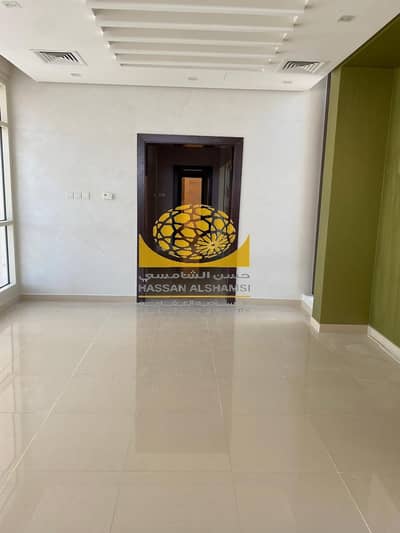 Huge Plot/With Private Elevator/Furnish 5BR Huge Plot/With Private Elevator/Furnish 5BR