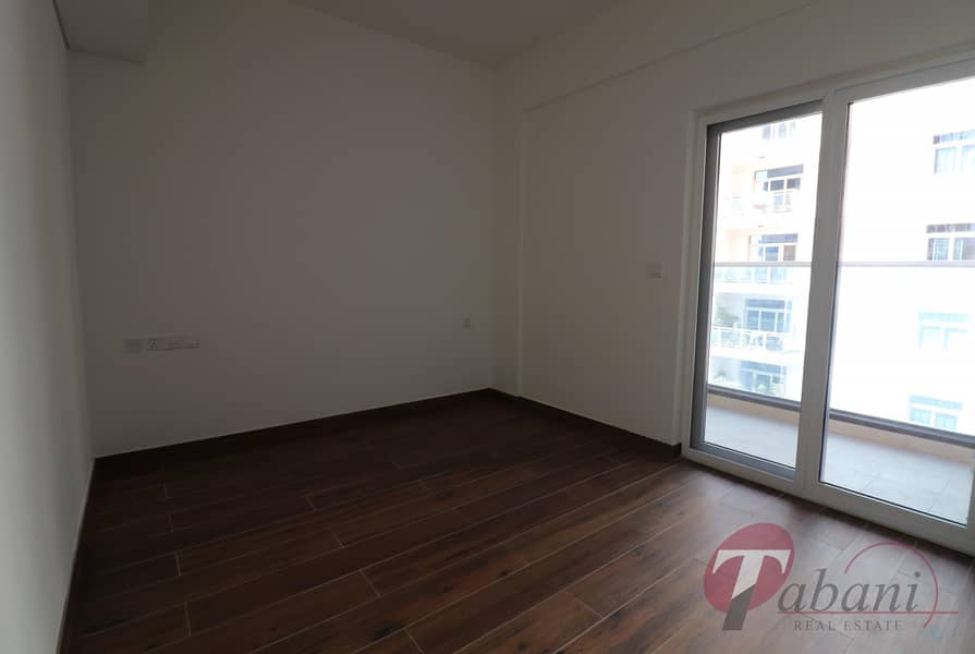 Near Metro Station/Spacious Layout/Vacant