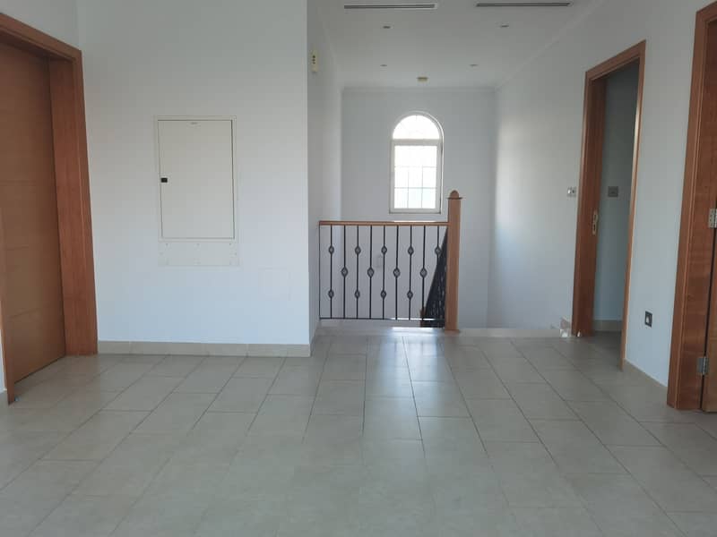 8 Lagacy 4 bedroom for rent in District 8 Jumeirah park
