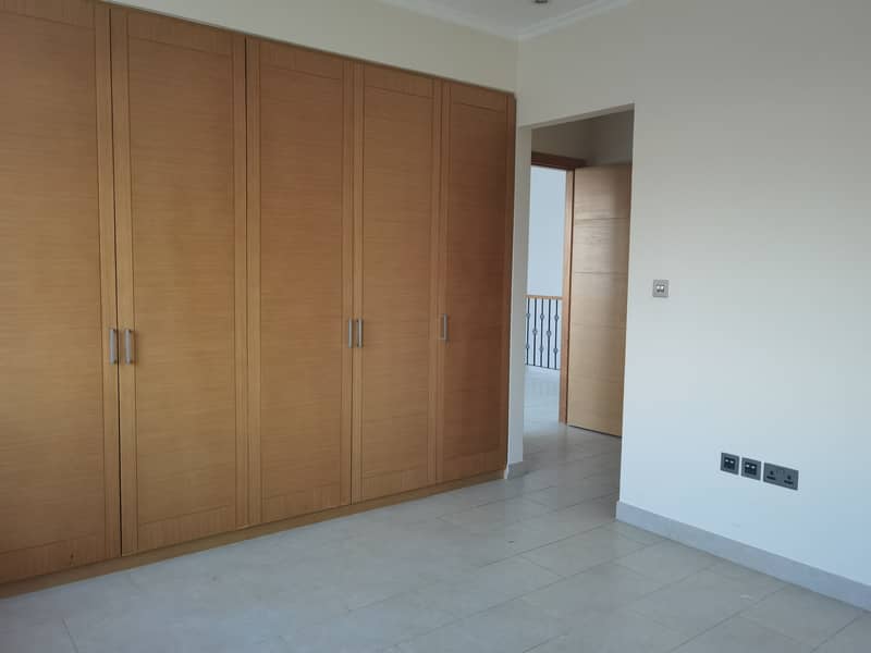 11 Lagacy 4 bedroom for rent in District 8 Jumeirah park