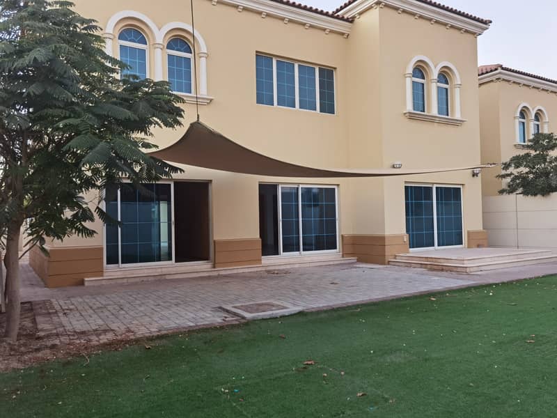 14 Lagacy 4 bedroom for rent in District 8 Jumeirah park