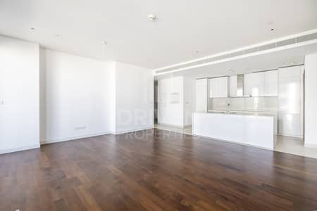 Magnificent 2 Bed | Side Boulevard Views Magnificent 2 Bed | Side Boulevard Views