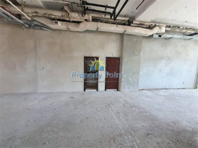 4 260 SQM Shop/Showroom for RENT | Spacious Layout | Al Mina