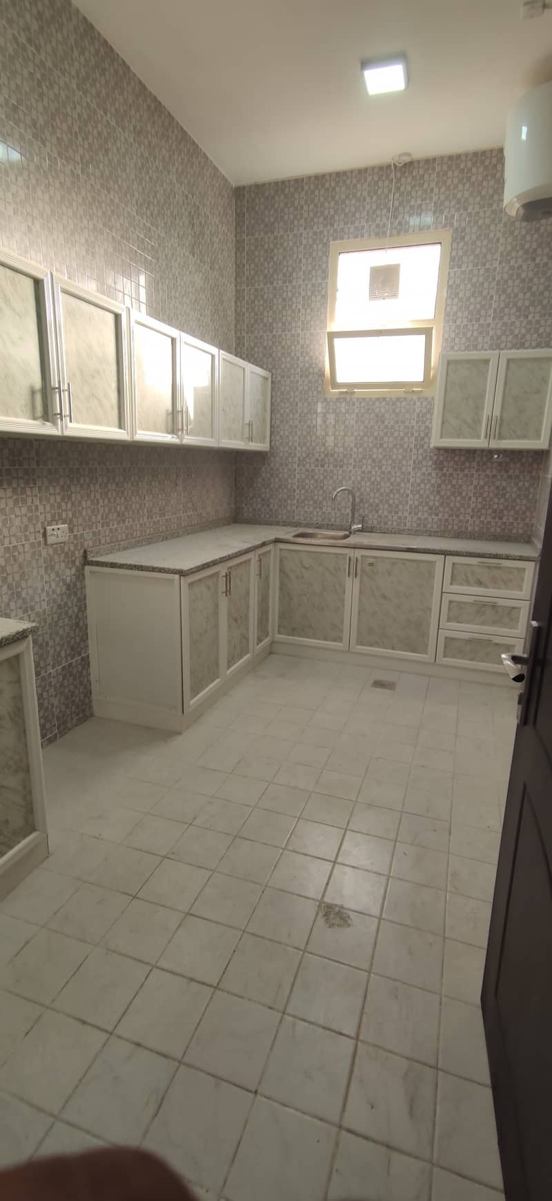 Квартира в Аль Шамха, 2 cпальни, 45000 AED - 4956412