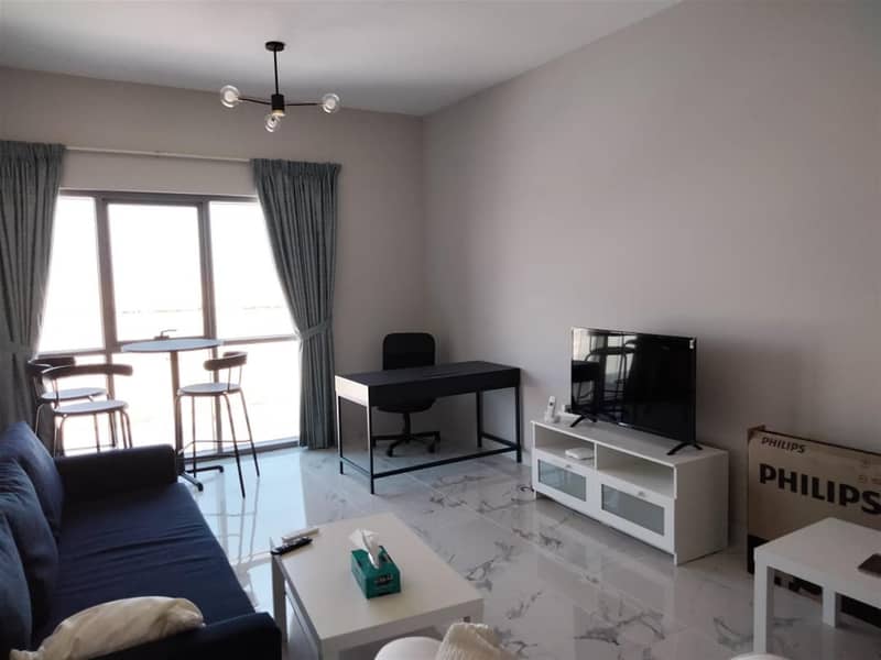 Semi Furnished Studio in Mag 5 565. Vacant. 20 000/ 4 cheques