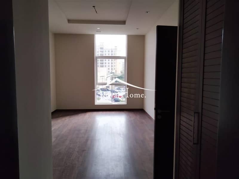 8 Fantastic 3BR+ MR+ Study + Pantry Apartment with amazing view. Vacant. Upgreded.