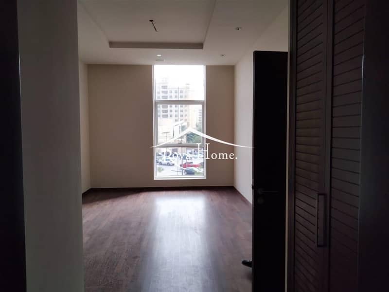 17 Fantastic 3BR+ MR+ Study + Pantry Apartment with amazing view. Vacant. Upgreded.